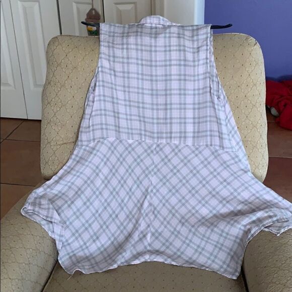 *****5 for $25 CASUAL Studio handkerchief hem tunic - Picture 3 of 5